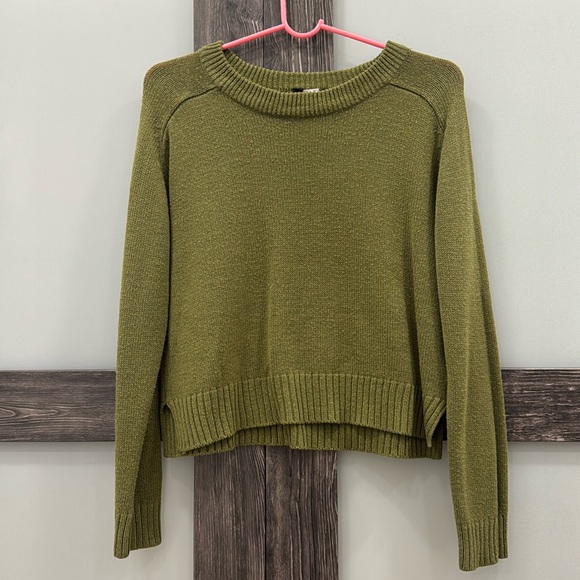 Olive green sweater - Picture 1 of 3